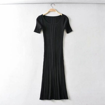 Tarynn – Robe Tendance à Coupe Moderne et Manches Courtes