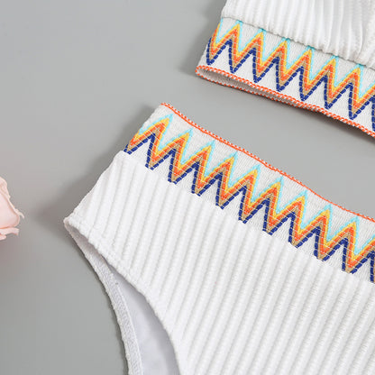 Maillot de Bain Moderne avec Détail Chevron