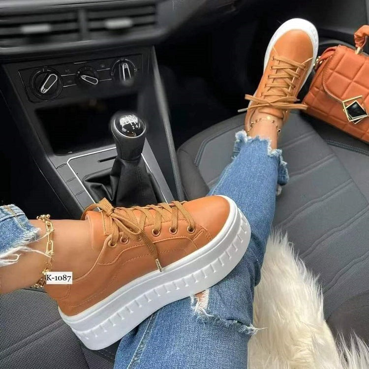 Boots à Talon Épais et Baskets pour Femmes